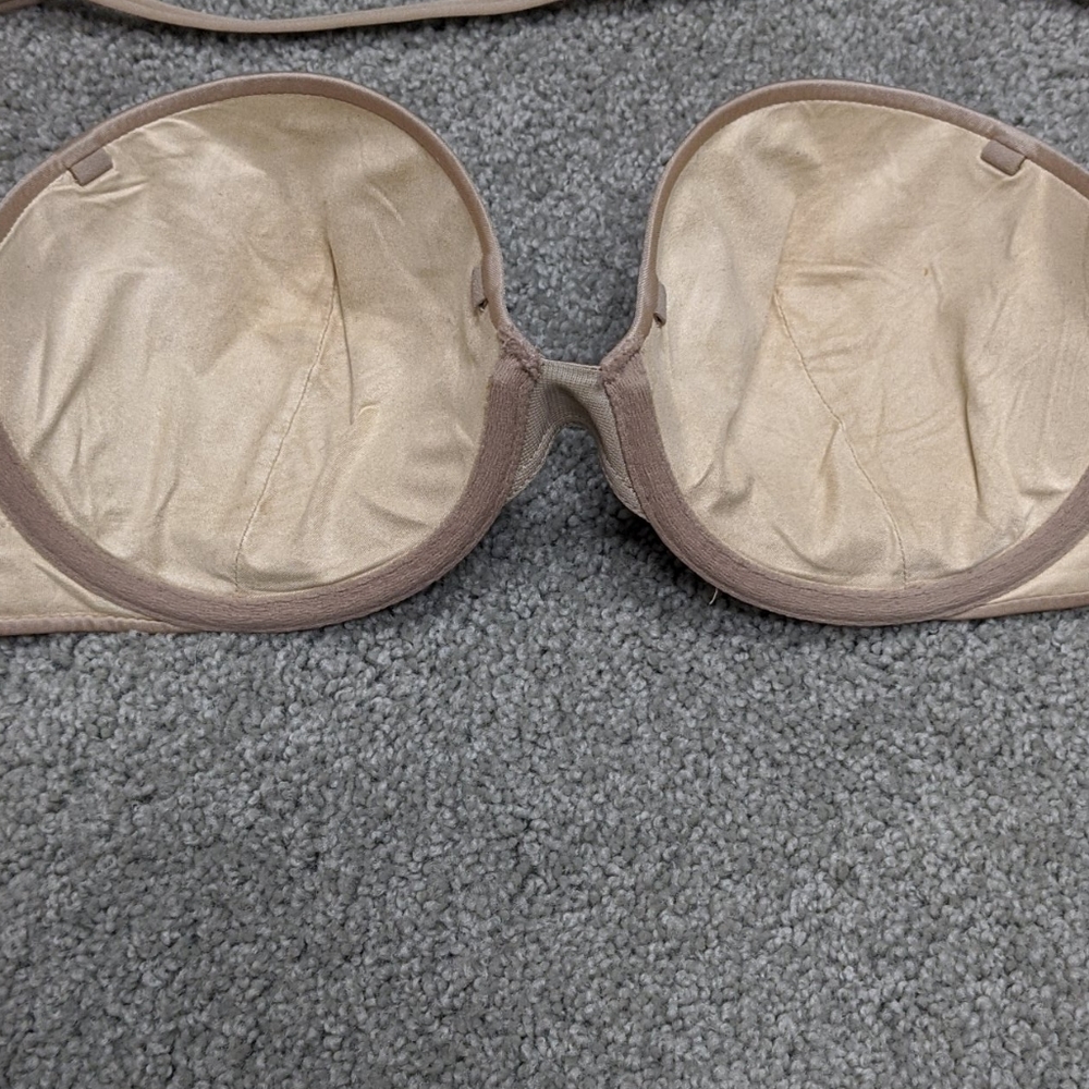 Victoria Secret Strapless Bra - Picture 2 of 5